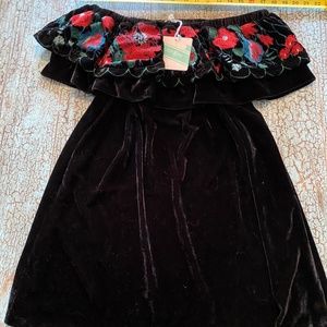 Black velvet embroidered off shoulder dress S